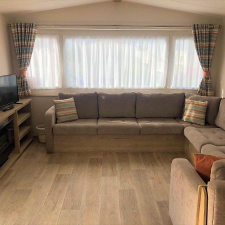 Cedar Deluxe Holiday Home Чапел-Сент-Леонардс Екстер'єр фото